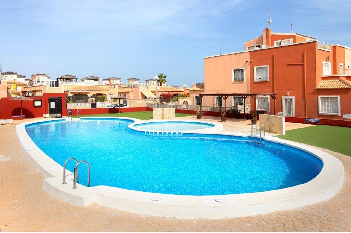 Bungalow La Herrada Los Montesinos Ngoại thất bức ảnh