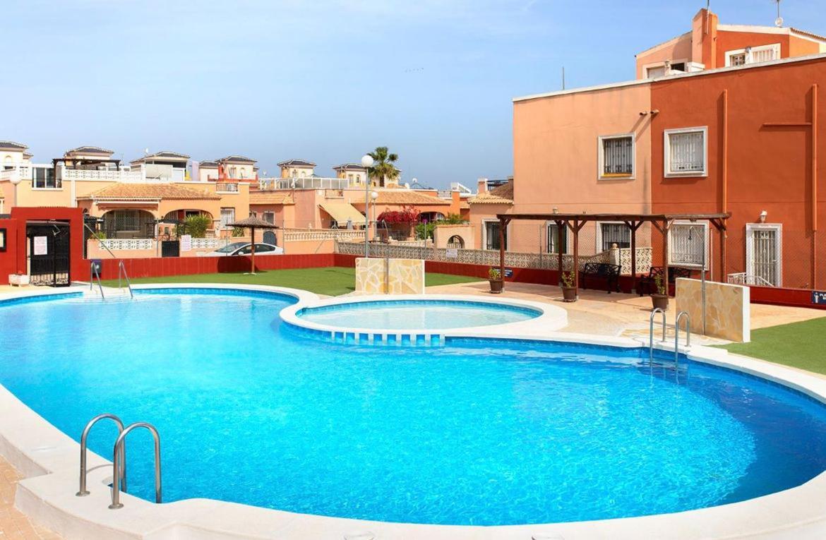 Bungalow La Herrada Los Montesinos Ngoại thất bức ảnh